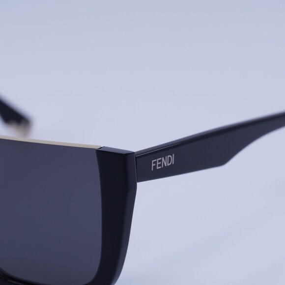 Fendi FE40136I 01A Sunglasses Shiny Black Geometric Frame, Smoke Lenses - Picture 4 of 10